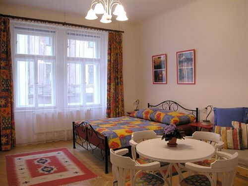 Pragues Rainbow Guest House Dış mekan fotoğraf