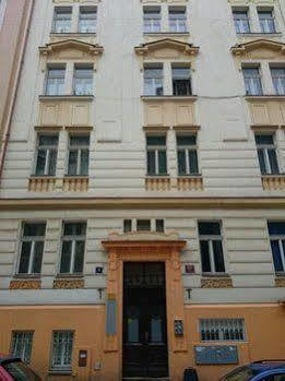 Pragues Rainbow Guest House Dış mekan fotoğraf